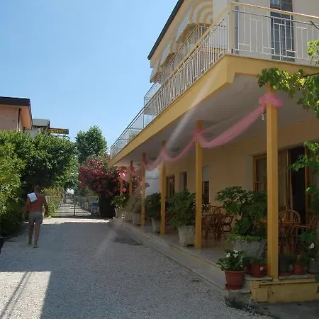 Perugini Ξενοδοχείο Marebello