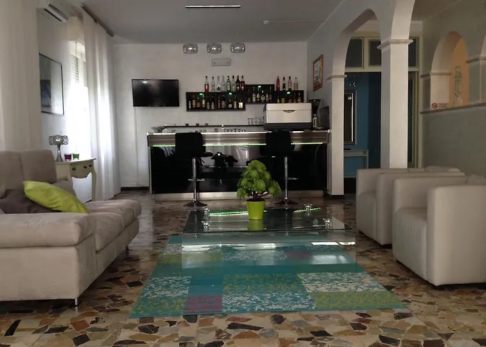 Perugini Hotell 2*