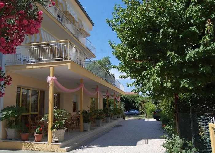 Perugini Hotell 2*