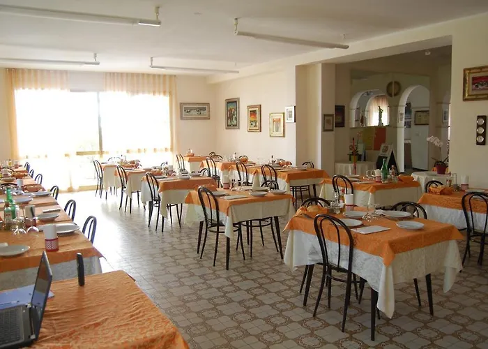 Hotell Perugini Marebello