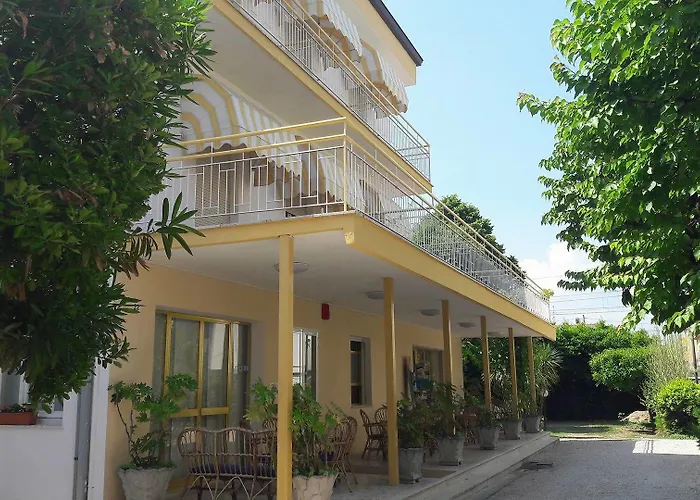 Perugini Hotell Marebello