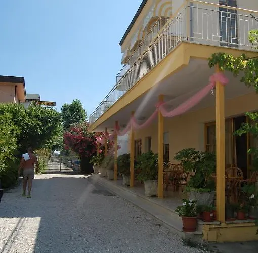 Perugini Hotel Marebello